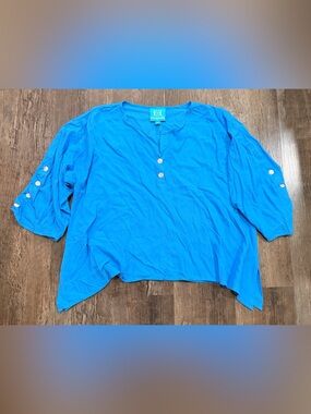 escapada Vibrant Blue Long-Sleeve Henley Top